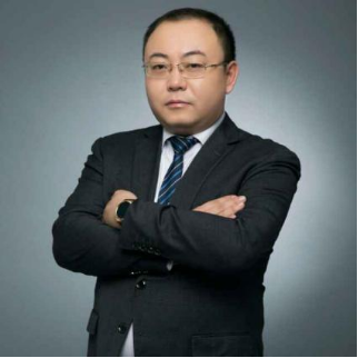 王鑫照片.png